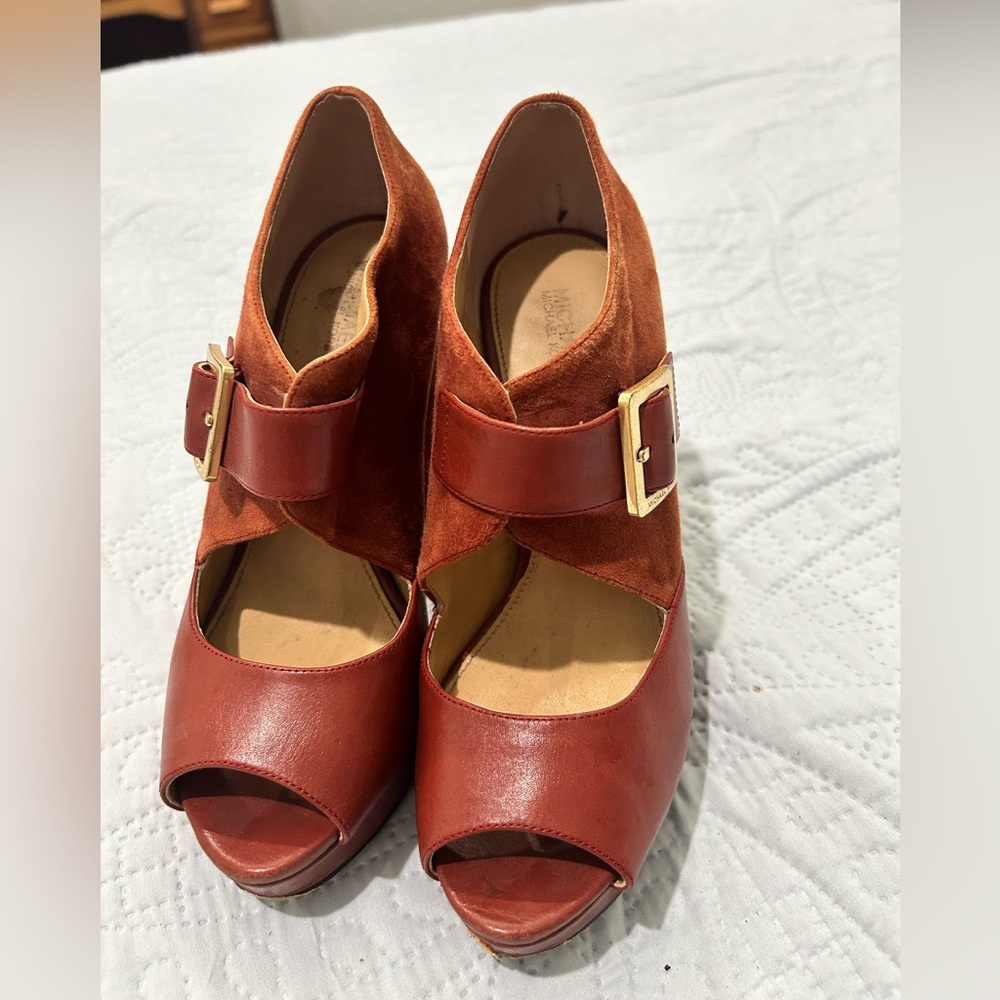Michael Kors Eleni Block Heel Platform Peep Toe Brick
Suede Leather SZ 7